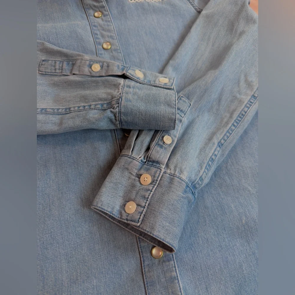DRAPER JAMES - Darlin’ Chambray Button Down Shirt - Picture 5 of 6